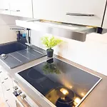 Апартаменти Immostay- Neustadt Apartments, Tv & Wifi Бремен
