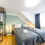 Immostay- Neustadt Apartments, Tv & Wifi Апартаменти