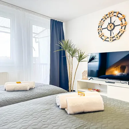 Immostay- Neustadt Apartments, Tv & Wifi Lejlighed *